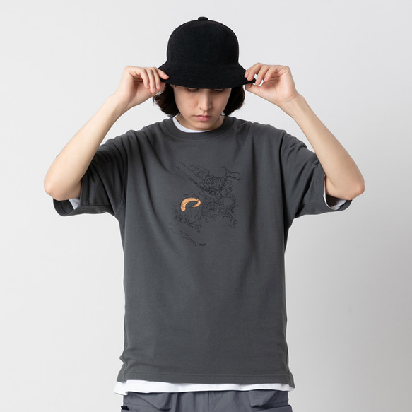 TMCAZ “Relax” Graphic Tee [炭灰色] 廓形印花圖案短袖T恤 100%棉 第1張的照片