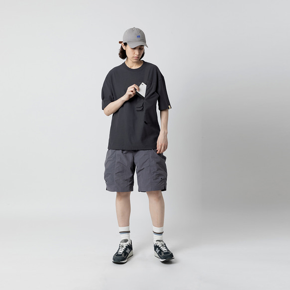 TMCAZ Smock Pocket Tee  [炭灰色] 不對稱設計登山服造型口袋短袖T恤 100%棉 第8張的照片