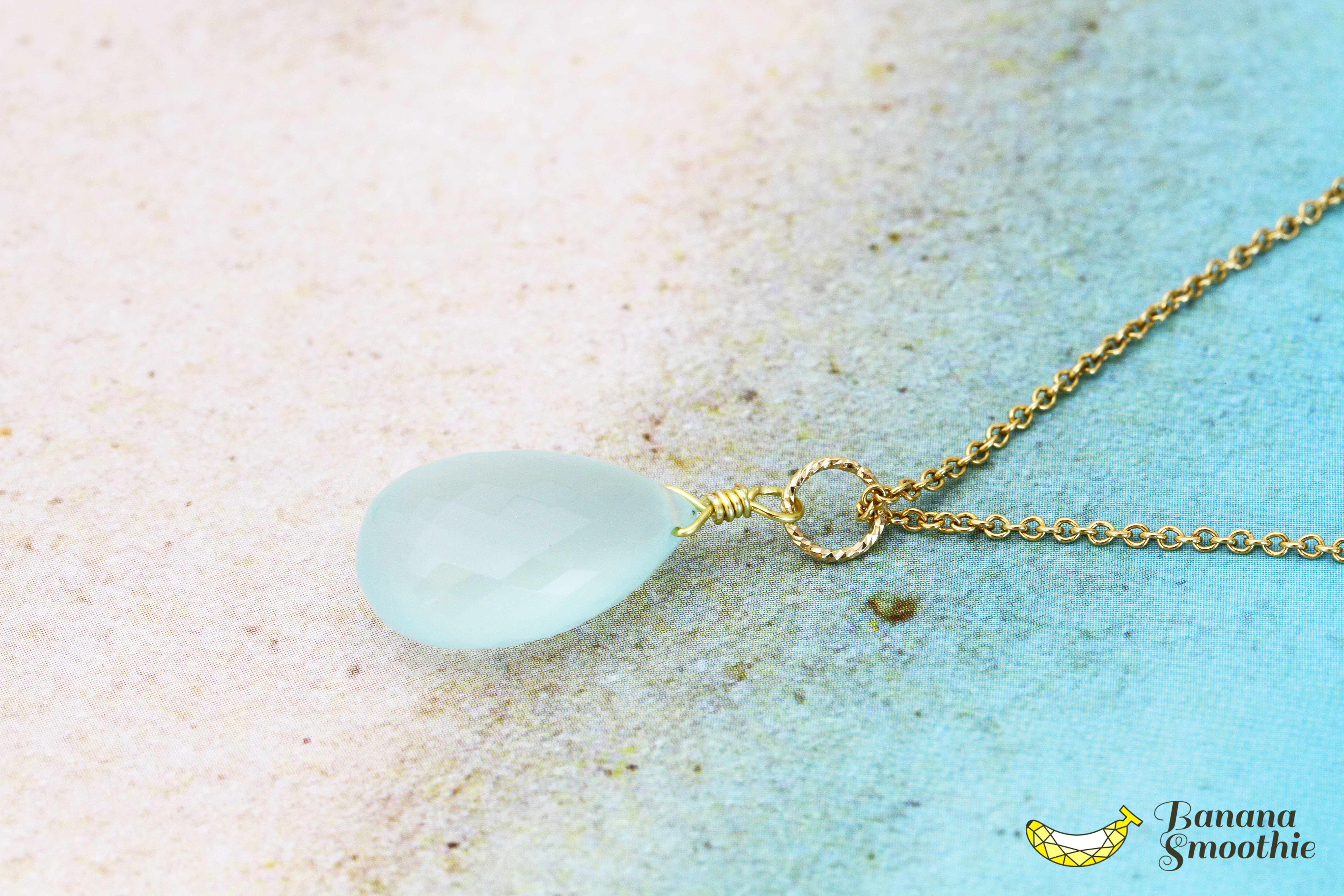 夏コーデに映える 夏ネックレス シーブルーカルセドニー ペアシェイプ 極上カット 大粒 14kgfネックレス