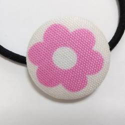 花（ピンク）1 くるみボタン ヘアゴム 2枚目の画像