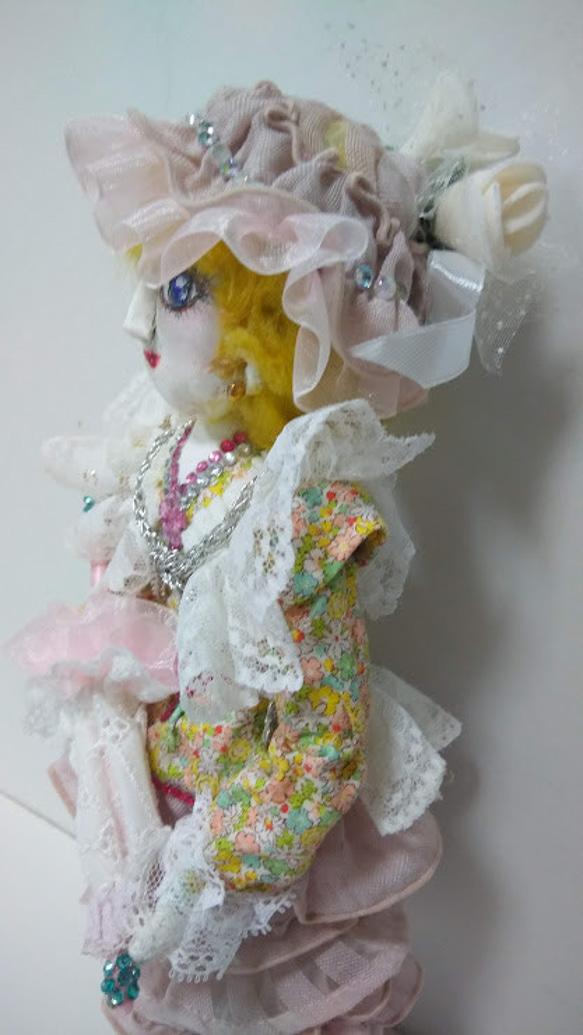 『パラソルを持ったマドモアゼル』創作人形 　アンティークドル風　プレゼント　オシャレ　パーティー 4枚目の画像