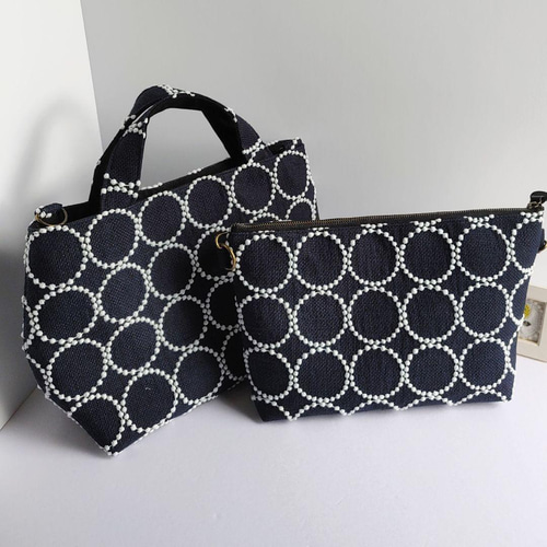 ミナペルホネン 大きめショルダーバック 新作タンバリン (ネイビー