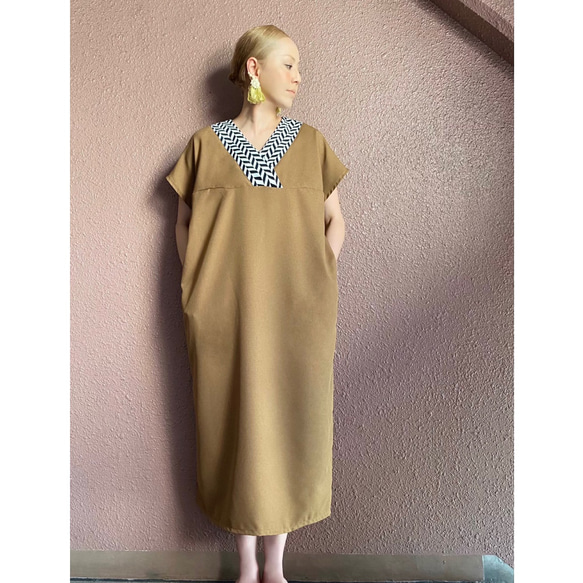 RATA❤️紫外線屏蔽率90%❤️觸感涼爽❤️適合成人的寬鬆連身裙❤️米棕色 第2張的照片
