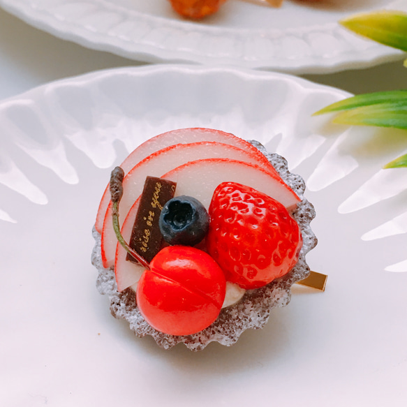 HEXENHAUS ハンドメイド　フェイクスイーツ　アクセサリー　りんご Amazon.co.jp: お菓子の家 ヘクセンハウス りんご ミニチュア