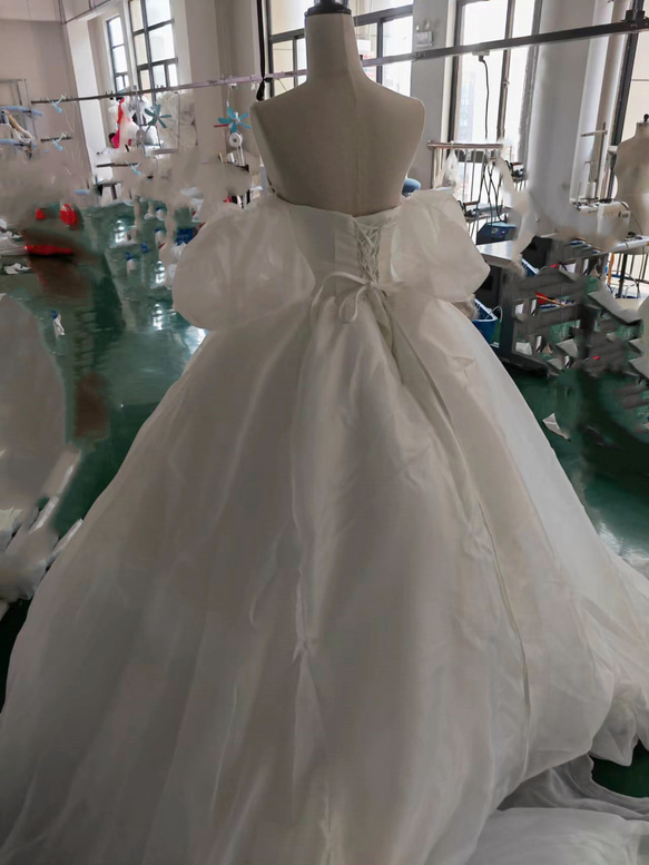 法式婚紗蓬鬆袖編織華麗火車公主線/預拍/新娘/婚禮 第9張的照片