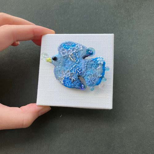 鳥のブローチ 鳥のブローチの通販 | iichi 日々の暮らしを心地よくする