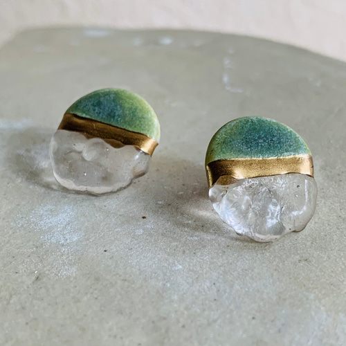 磁土と硝子の金継ぎ ピアス／イヤリング 錆青磁マット ピアス