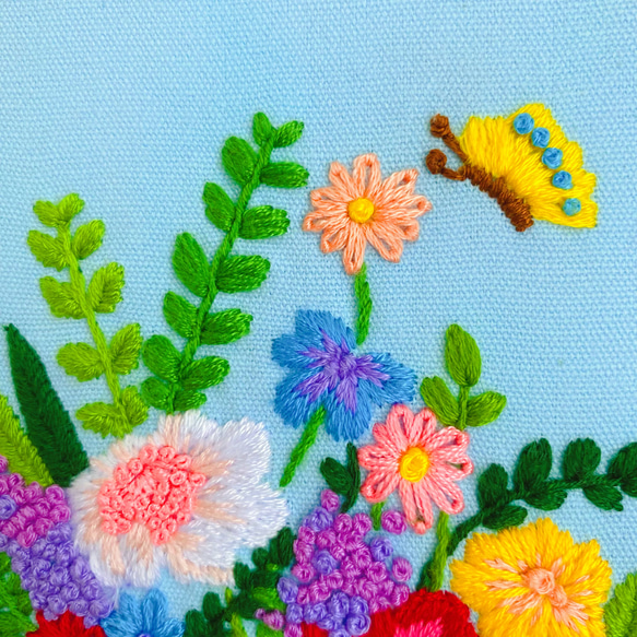 本格刺繍　ファブリックパネル　花  ハンドメイド　プレゼント　お祝い　ギフト(フレーム付き) 4枚目の画像