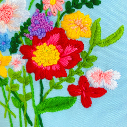 本格刺繍　ファブリックパネル　花  ハンドメイド　プレゼント　お祝い　ギフト(フレーム付き) 3枚目の画像