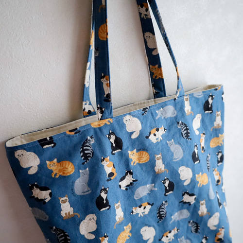 ジョリーフルール　ハンドメイド　トートバッグ　猫ポーチ　コラコラ　新柄　大　紺 ねこ辞典 猫 ねこ トートバッグ エコバッグ ブルー トートバッグ