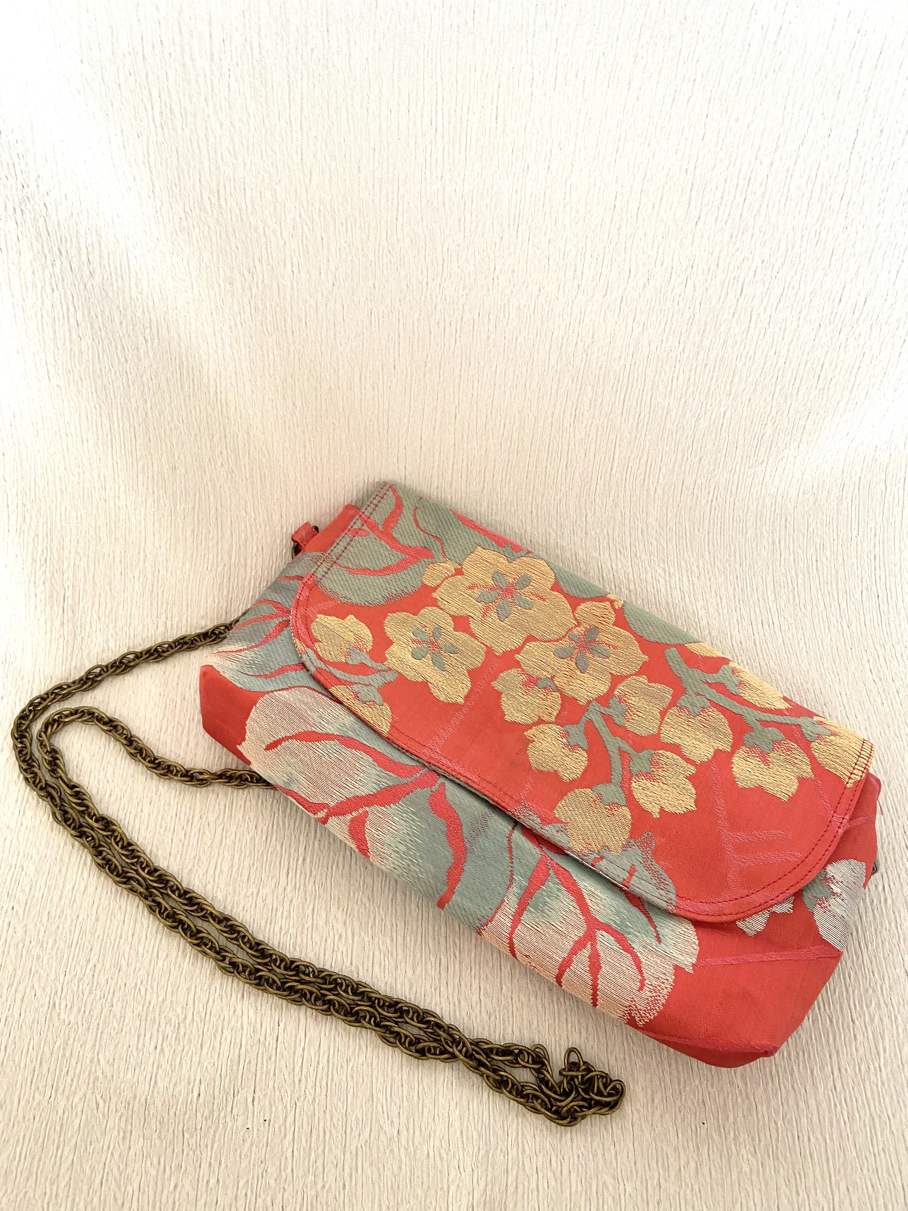 クラッチバッグ　ハンドメイド　手作り　正絹袋帯使用