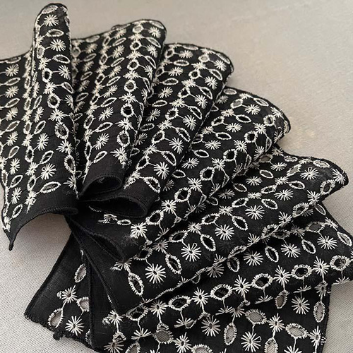 星と十三夜月の刺繍半衿 黒にシャンパンゴールド ハンドメイド半襟