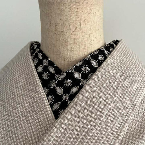 星と十三夜月の刺繍半衿 黒にシャンパンゴールド ハンドメイド半襟