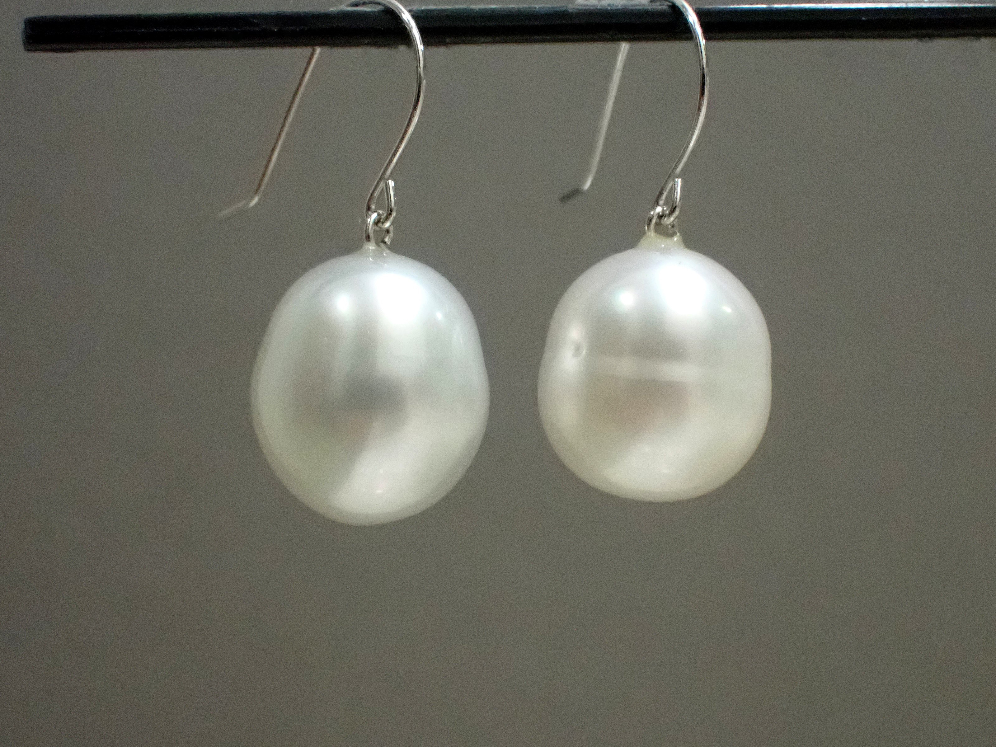 K14WG 揺れるバロックパールピアス 21,600円