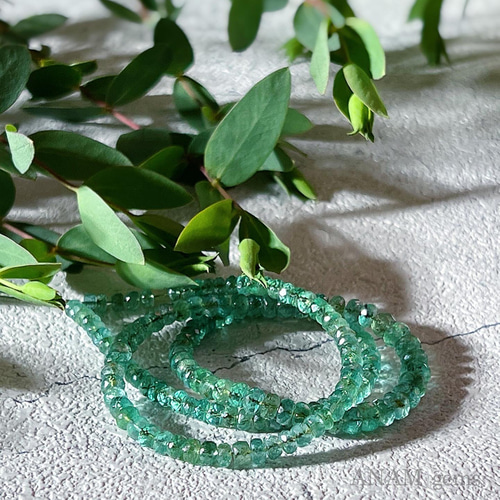 19㎝】【厚みたっぷり！】 エメラルド ボタンカット【ザンビア産
