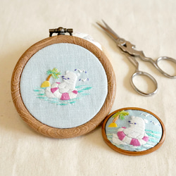 [刺繍キット]海水浴のシロクマ刺繍ブローチ 8枚目の画像
