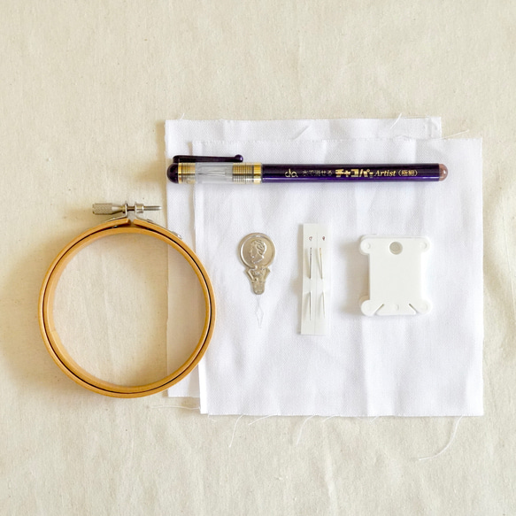 [刺繍道具5点セット]チャコペン、刺繍枠、針、糸通し、糸巻き 7枚目の画像