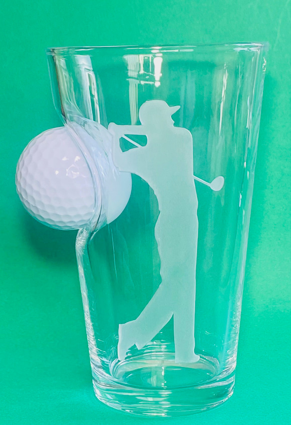 ゴルフボール グラスタンブラー  彫刻イラストが選べる  ボールが埋め込まれてる！  名入れもOK　優勝　誕生日 4枚目の画像