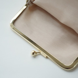 [金色絲帶小花智能手機袋、Gamaguchi 迷你包] 也適用於智能手機肩部。奧比翻拍。用於婚禮和派對。 第5張的照片