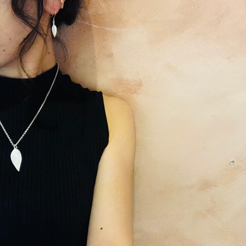 再入荷！純銀製＊ナギの葉のペンダント 梛の葉 ペンダントトップ