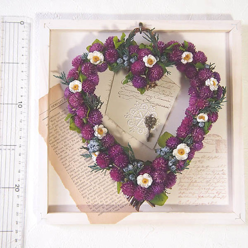 アンティークカフェ風ボード付き～千日紅のハートリース リース