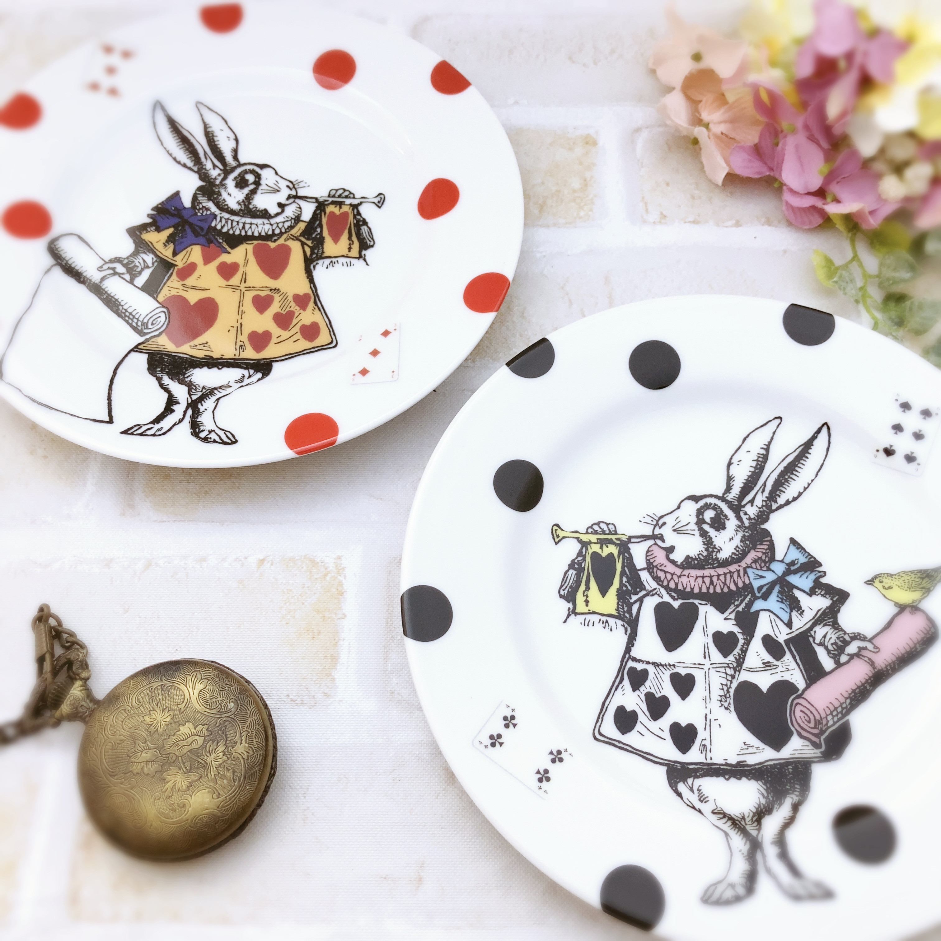 Disney　不思議の国のアリス　プレート＆ウサギさん達　ヴィンテージ　陶器製 2枚組＊アリスの白ウサギプレート＊不思議の国のアリス