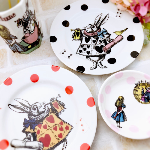 Disney　不思議の国のアリス　プレート＆ウサギさん達　ヴィンテージ　陶器製 Disney 不思議の国のアリス プレート＆ウサギさん達 ヴィンテージ 陶器製