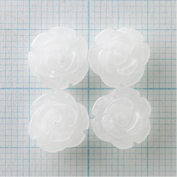 2粒売り　ホワイトジェード　薔薇10mm　【片穴】 3枚目の画像