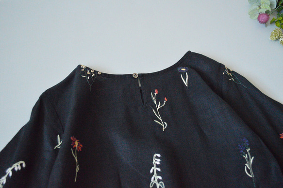 リネン100％花草総刺繍入りポケット付シンプルな半袖ワンピース♪ 6枚目の画像