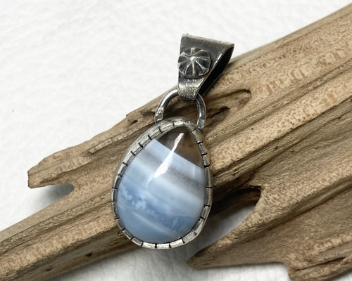 ストライプブルーオパール シルバーネックレス ペンダント