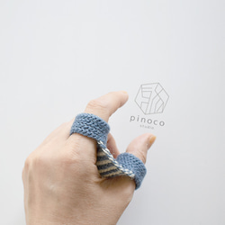 ボーダー模様のカラフルな手編み三味線用指すり・Mサイズ(全8色) 9枚目の画像