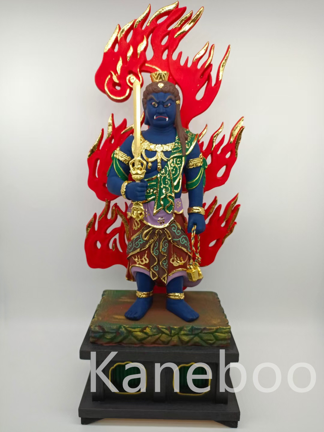 桧木木彫り 彩繪描金 不動明王像｜天然檜材使用・本金切金仕上げ・高さ28cm 桧木木彫り 彩繪描金 不動明王像｜天然檜材使用・本金切金