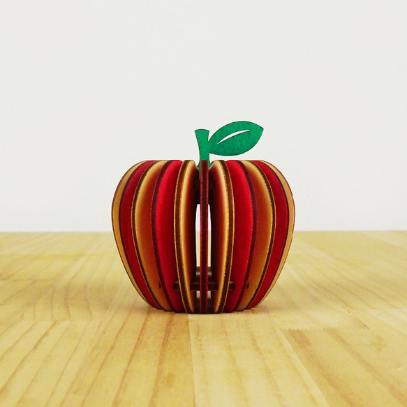 「りんご」木製オブジェ　インテリア　置物 2枚目の画像