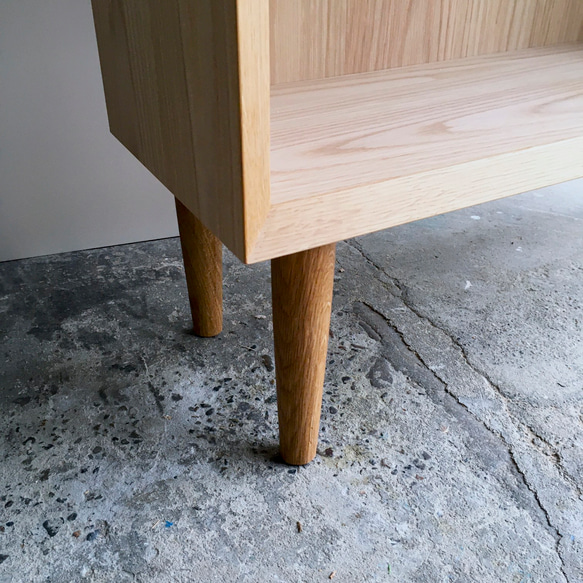 本棚　ブックシェルフ　オーク　シンプルなデザイン　W70cm 幅65 奥行き27