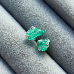 025Fk【エメラルド】ピアス　8mm　大きめ　華やか　CZ　SV925　銀　緑 エメラルド」3mm チタンピアスの通販SHOP｜なでしこスタイル