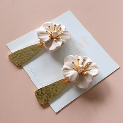 【１セットのみ販売】❁⃘pink beige fleur(ピンクベージュ フルール)のイヤリング❁⃘（ポリマークレイ） 2枚目の画像