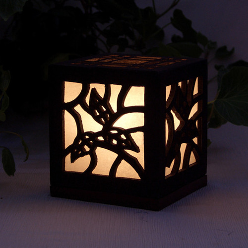 蝶影透かし彫りランプシェード 蝶影透かし彫りランプシェード