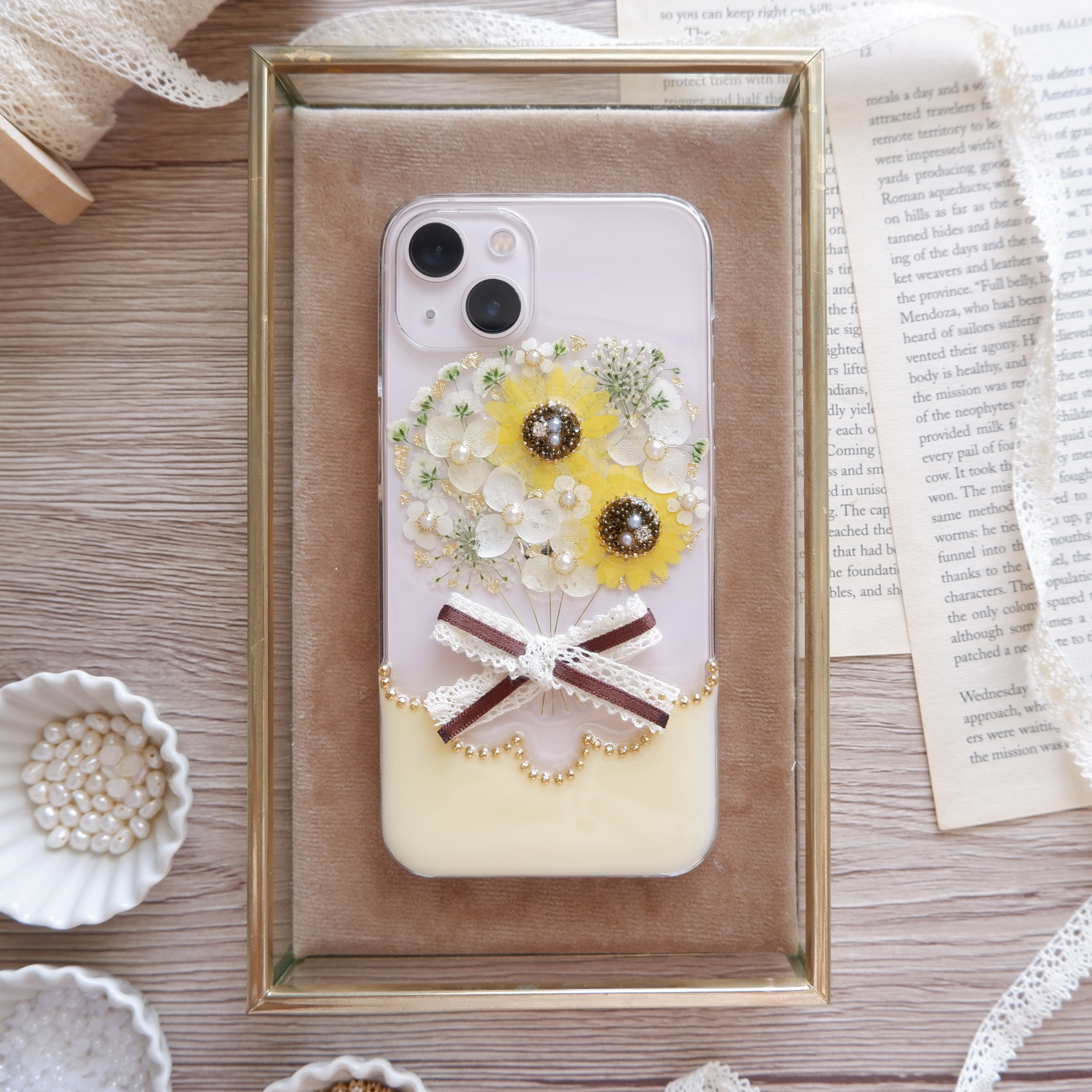 向日葵のミニブーケ❁.*･ﾟドライフラワー・押し花iPhoneケース 【iPhone専用ページ】