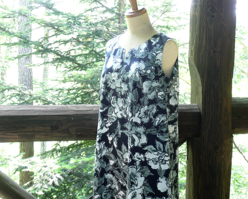 Y様ご予約済”膝丈ワンピース・ノースリーブ/イタリア製綿ツイル