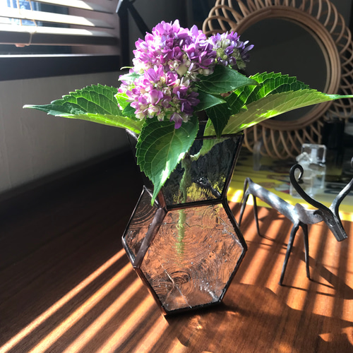 ステンドグラス＊ 花瓶と花のアート 廃盤Amia製 手描き花柄ガラス花瓶