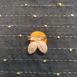 サークル型のお花ブローチ（オレンジ） 3枚目の画像