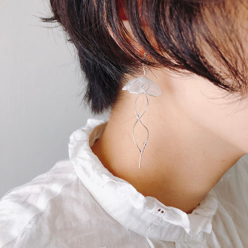 【茶々】クラゲイヤリング くらげと遊ぶ＊マリン 刺繍糸で作るクラゲのピアス・イヤリング