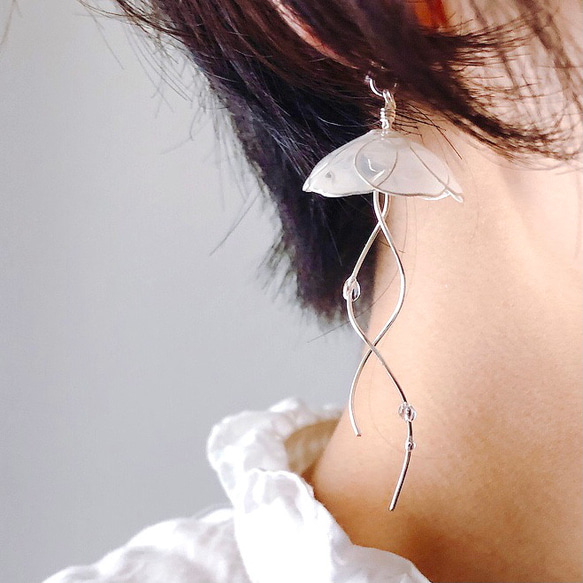 【茶々】クラゲイヤリング クラゲのイヤリング〈白〉 イヤリング・ノンホールピアス Room