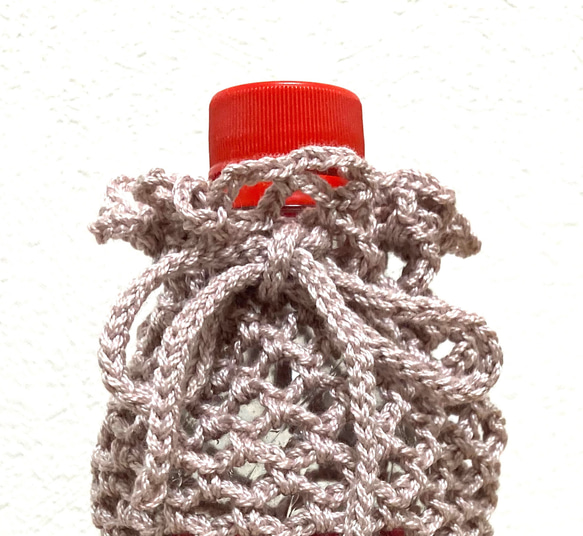 玉編みが可愛いペットボトルカバー 4枚目の画像
