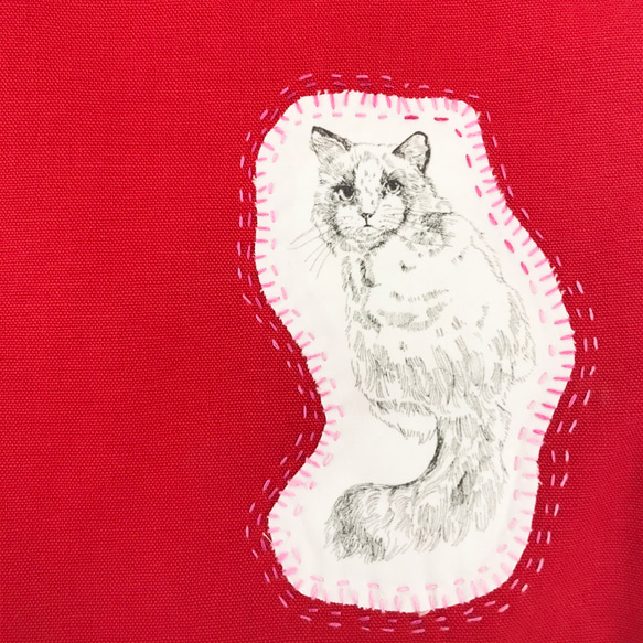 刺繍ネコサコッシュ（赤） 2枚目の画像