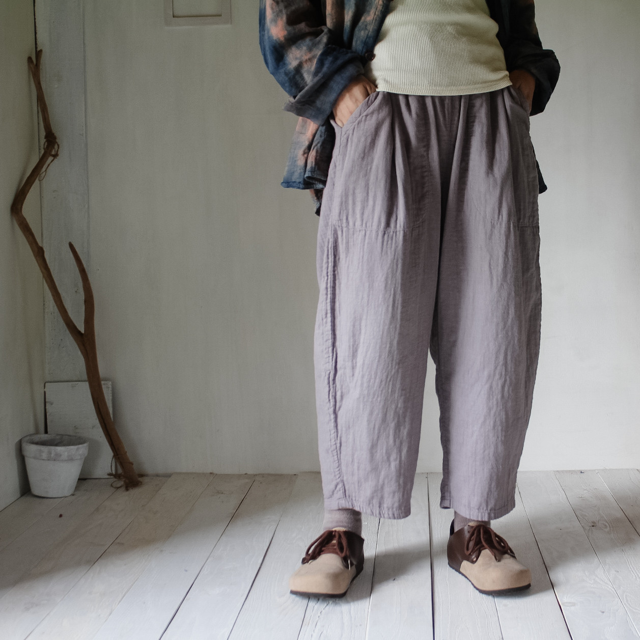 旅帰り / 淡藤色 草木染ガーゼパンツ