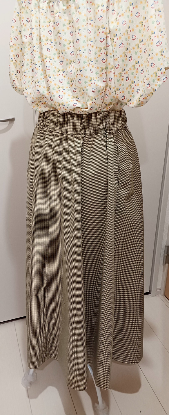 Aラインマキシ丈スカートとブラウスのセット 5枚目の画像