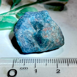 【マイナスイオンの石】アパタイト（燐灰石）　ラフストーン　原石 3枚目の画像