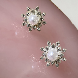 【handmade】pearl rhinestone flower pierce（silver） ホワイト 白 ストリー 5枚目の画像