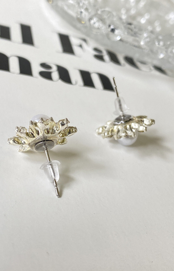 【handmade】pearl rhinestone flower pierce（silver） ホワイト 白 ストリー 2枚目の画像